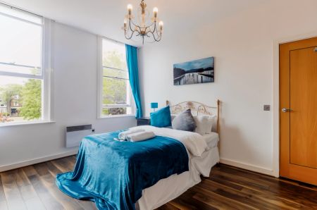 2 Bed - Photo 3