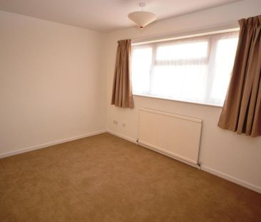 2 bedroom semi-detached house to rent - Photo 3