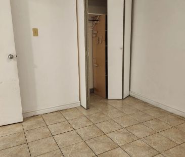 2977 Lawrence Avenue E #Lower 2L - Photo 3