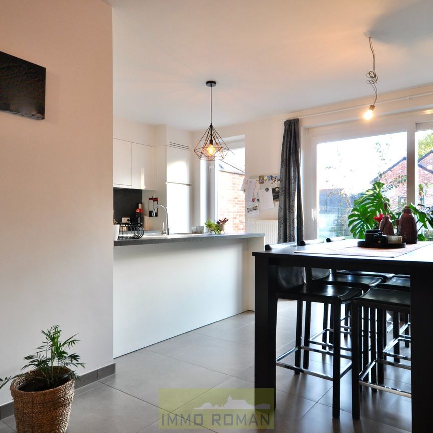 Instapklare recente woning met 3 slaapkamers, tuin en garage - Photo 1