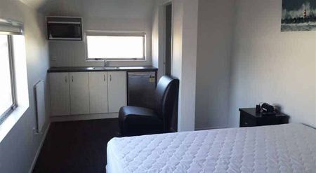 Studio Apartment in Great Location - Photo 2