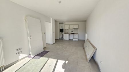 Location Appartement 2 pièces 45m² POITIERS 86000 - Photo 2