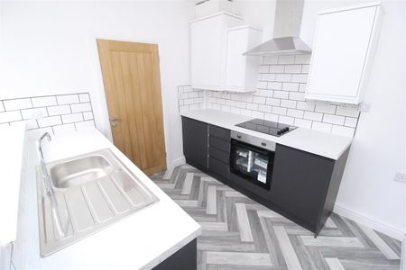 House - Terraced For Rent Blenheim Road, Abertillery - Photo 5