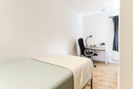 4 Bed Flat, Chalton Street, NW1 - Photo 2