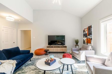 240 Blackburn | All Inclusive Living in Sandy Hill, Ottawa - Photo 2