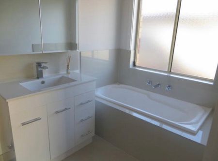 Clayton South - Photo 5