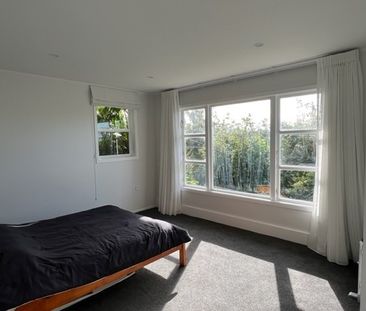 25 Breton Grove, Kingston - Photo 2