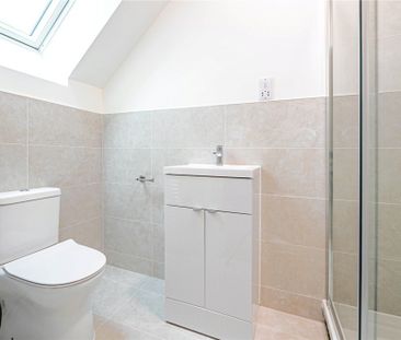 4 bed Semi Detached House for rent - Photo 6