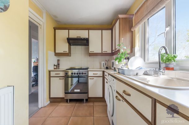 Brangwyn Crescent, Colliers Wood, SW19 - Photo 1