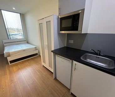 Studio to rent - Photo 6