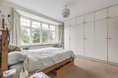 4 bedroom semi-detached house to rent - Photo 2