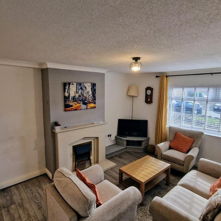 3 bedroom property to rent - Photo 1