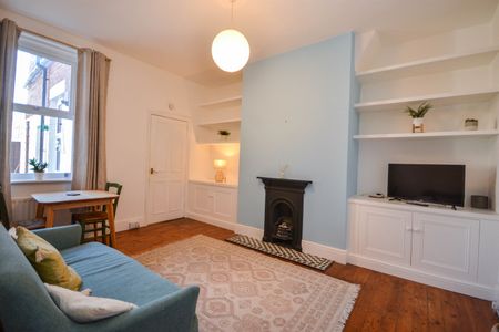 2 bed flat to rent in Hyde Terrace, Gosforth, NE3 - Photo 2