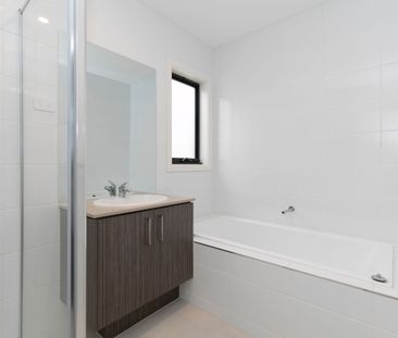Spacious 4-Bedroom Home in Wallan - Photo 6