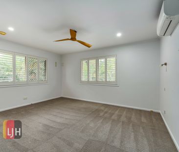 SPACIOUS, AIR CONDITIONED HOME CLOSE TO EVERYTHING - Photo 2