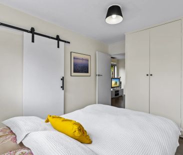 Cozy, Ground Floor Apartment with Easy, First-Come-First-Served Scr... - Photo 4