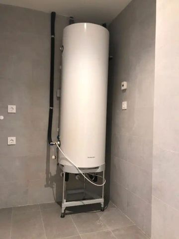 Piso de alquiler en Centre - Photo 2