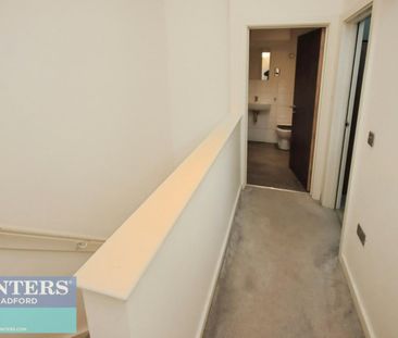 2 bedroom Flat To Let - Photo 6
