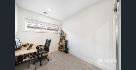 Stunning Spacious Family Home! - Photo 5