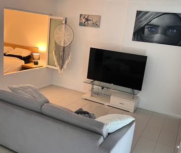 Newly renovated 4th floor apartment walking distance from harbour t... - Photo 5