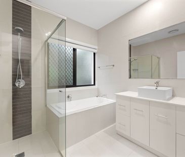 12 Murrayfield Place, Merrimac QLD 4226 - House For Rent | Domain - Photo 2