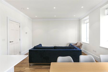 Devereux Court, London, WC2R 3JJ - Photo 2