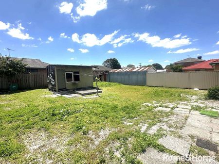 Renovated 3-Bedroom Home in Springvale! - Photo 2