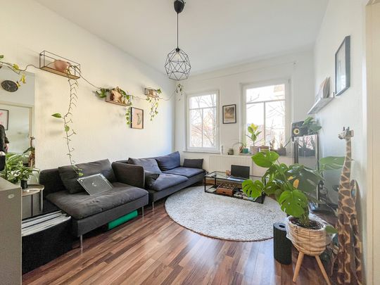 Sanierte Altbauwohnung mit Einbauküche! - Photo 1