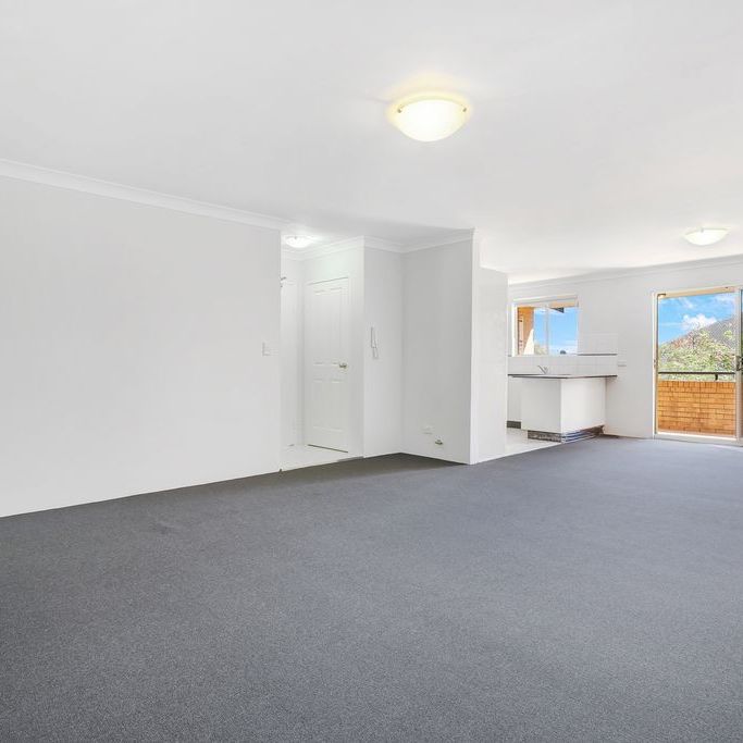 Modern and Affordable 2-Bedroom Apartment in Homebush West - Photo 1