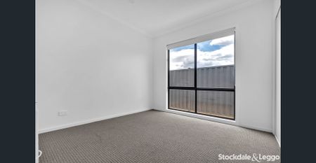 Near New 3-Bedroom Home for Lease in Truganina's Grandview Estate - Photo 3