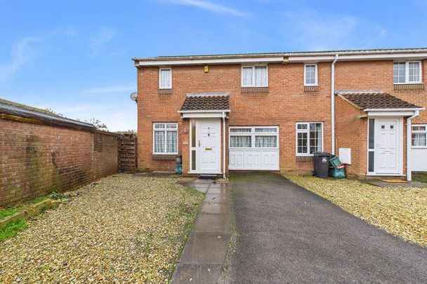 3 bedroom end of terrace house to rent - Photo 1