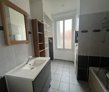 Location Appartement 3 pièces 74m² ST ETIENNE 42100 - Photo 4
