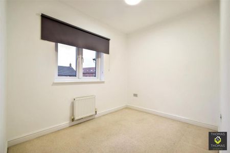 4 bedroom semi-detached house to rent - Photo 3