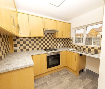 3 bedroom semi-detached house to rent - Photo 6