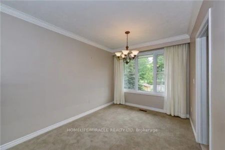 Property For Lease | W9266341 - Photo 2