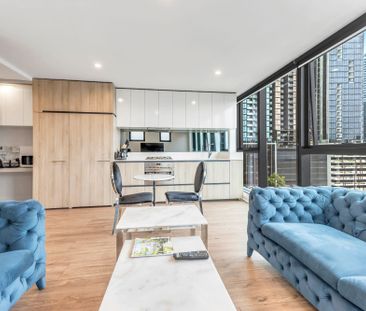 Location! Lifestyle! - Photo 1