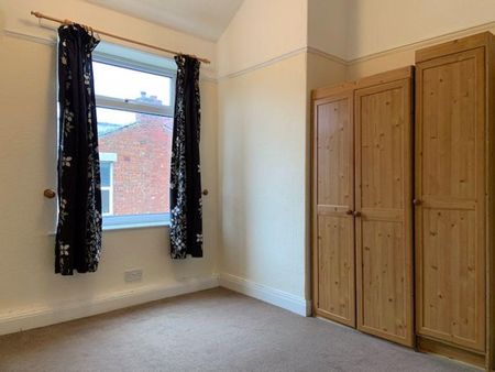 3 bedroom terraced house to rent - Photo 4