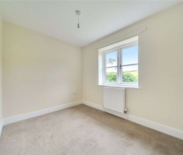 Detached family home in an idyllic rural location near Blandford. - Photo 4