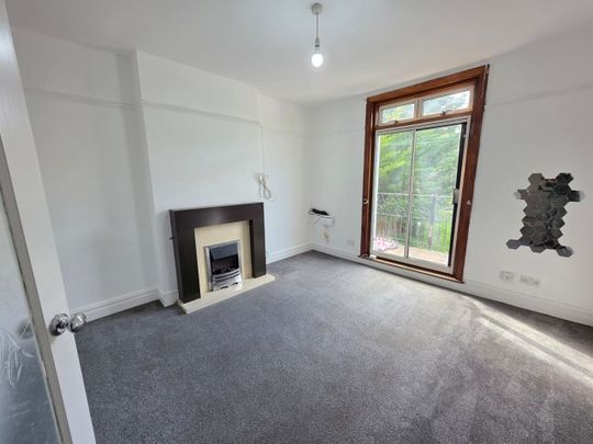 2 Bed Flat, Ashburnham Road, LU1 - Photo 1