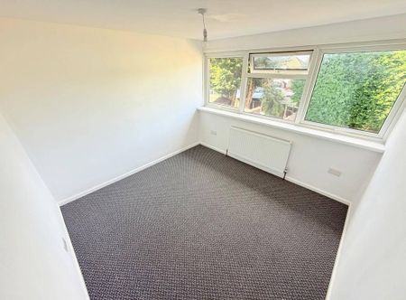 3 bedroom semi-detached house to rent - Photo 2