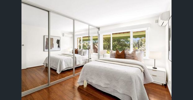 Beautifully bright apartment in great location - Photo 1