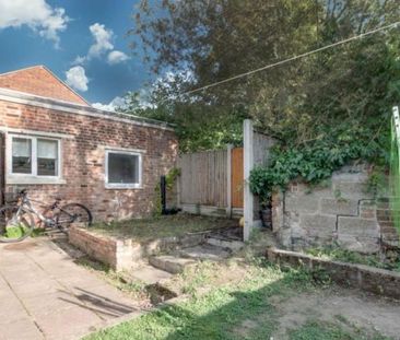 1 bedroom in a house share to rent - Photo 5