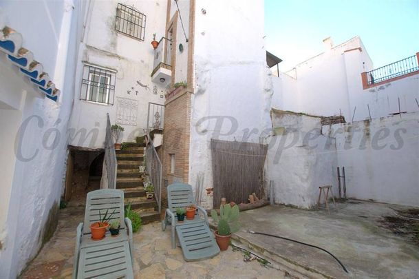 Townhouse in Árchez, Inland Andalucia at the foot of the mountains - Photo 1