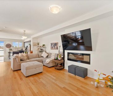 For Lease - 25 Lake Trail Way, Whitby, Ontario - Photo 2