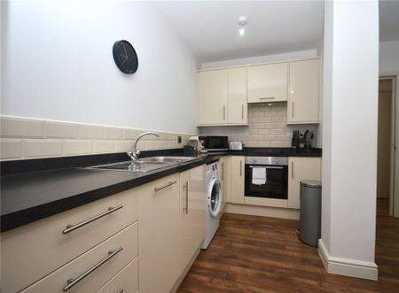 2 bedroom apartment to rent - Photo 3