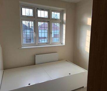 3 bedroom semi-detached house to rent - Photo 6