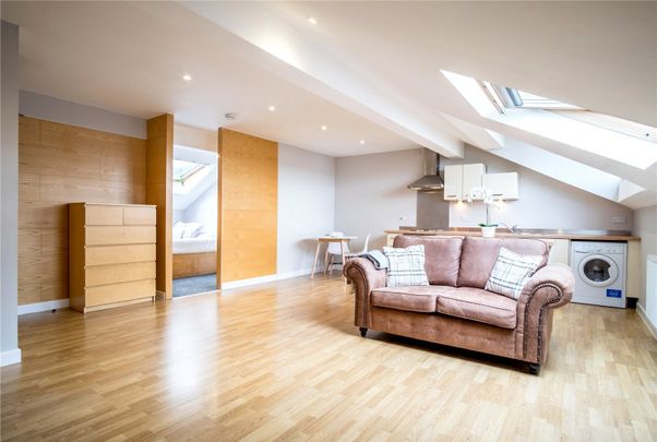 52 Bankfield Road, Huddersfield, HD1 - Photo 1