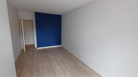 location Appartement T2 DE 49.36m² À PARIS 11 - Photo 3
