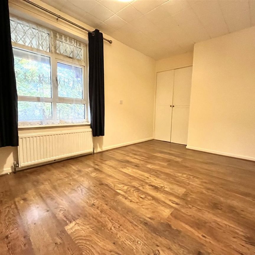 2 Bedroom Maisonette - Garden To Let - Photo 1