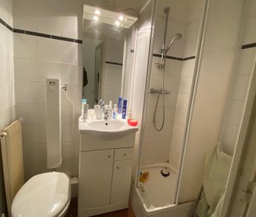 A LOUER ANGERS ENTRE CATHO ET CENTRE VILLE - T1 MEUBLE ... - Photo 4